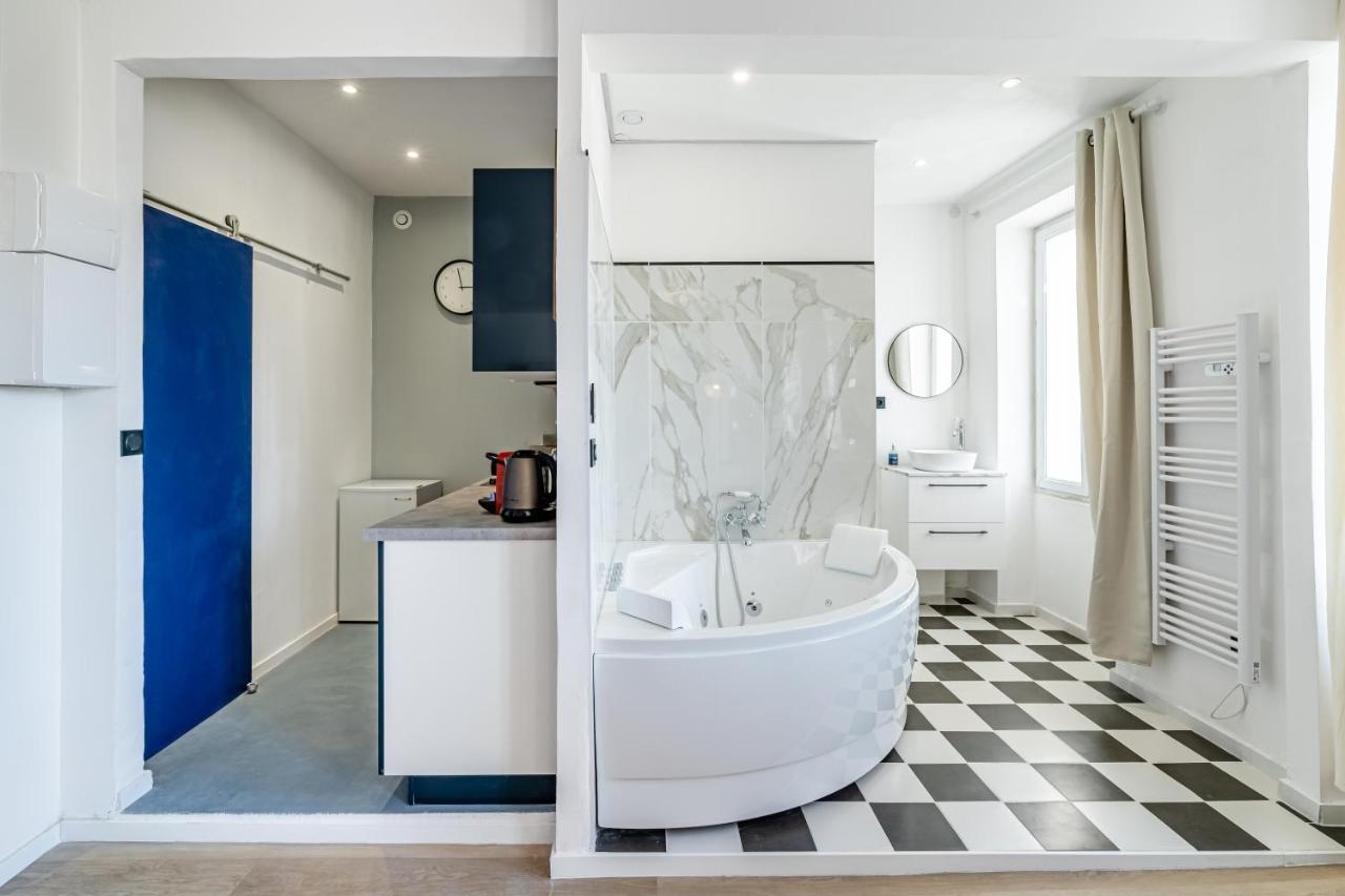Aurora Lov'room Proche De Saint Charles *